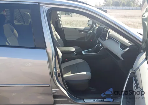 2024 Toyota Rav4 Xle z USA, uszkodzony, nr VIN 2T3W1RFV1RC287356